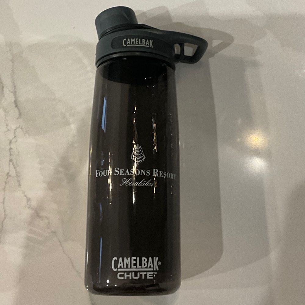 CamelBak Chute Dark Gray Water Bottle Four Seasons